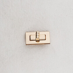METAL DİKDÖRTGEN ÇANTA KİLİDİ 2X4 CM. ALTIN
